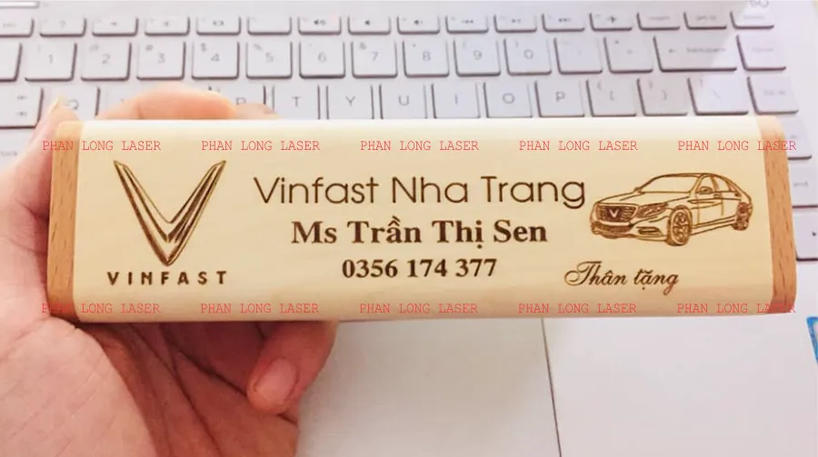 Bút viết gỗ khắc chữ khắc tên khắc logo dùng làm quà tặng doanh nghiệp, quà tặng khuyến mãi, quà tặng quảng cáo