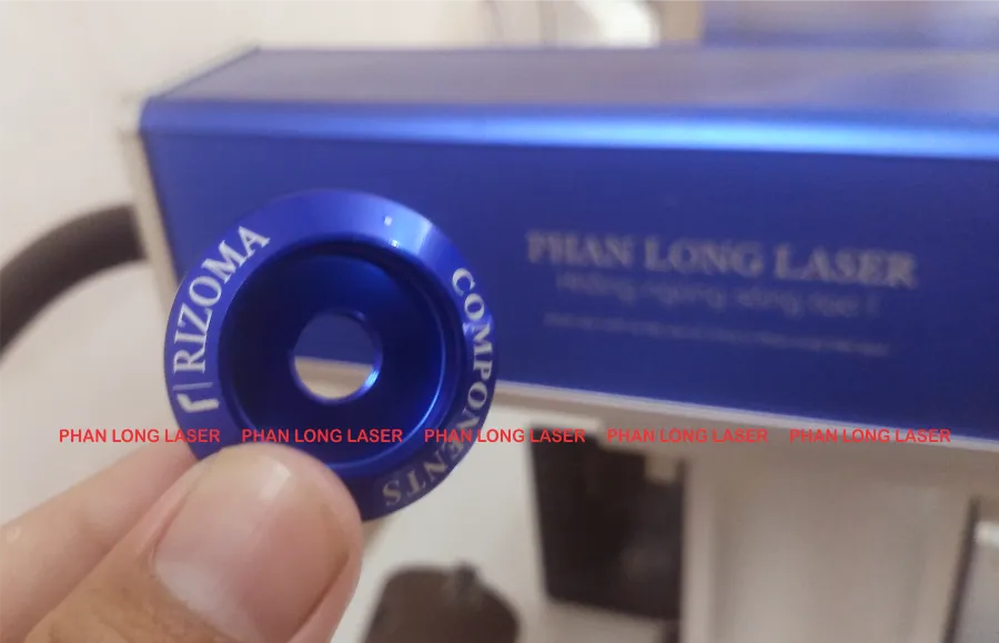 Khắc chữ khắc tên khắc logo lên phụ kiện kim loại nhôm theo yêu cầu lấy ngay lấy liền giá rẻ Khắc chữ khắc tên khắc logo lên phụ kiện kim loại nhôm tại Hải Phòng, Kiến An, Đồ Sơn, An Dương, An Lão, Thủy Nguyên, Hồng Bàng, Lê Chân, Ngô Quyền