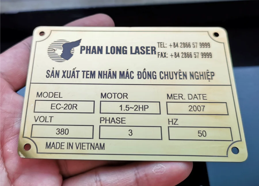 Khắc laser logo thông số kỹ thuật nội dung lên tem nhãn mác kim loại đồng tại An Giang, Kiên Giang, Bạc Liêu, Cà Mau, Trà Vinh, Sóc Trăng, Vĩnh Long, Hậu Giang, Đồng Tháp, Long An, Tiền Giang, Bến Tre, Tây Ninh