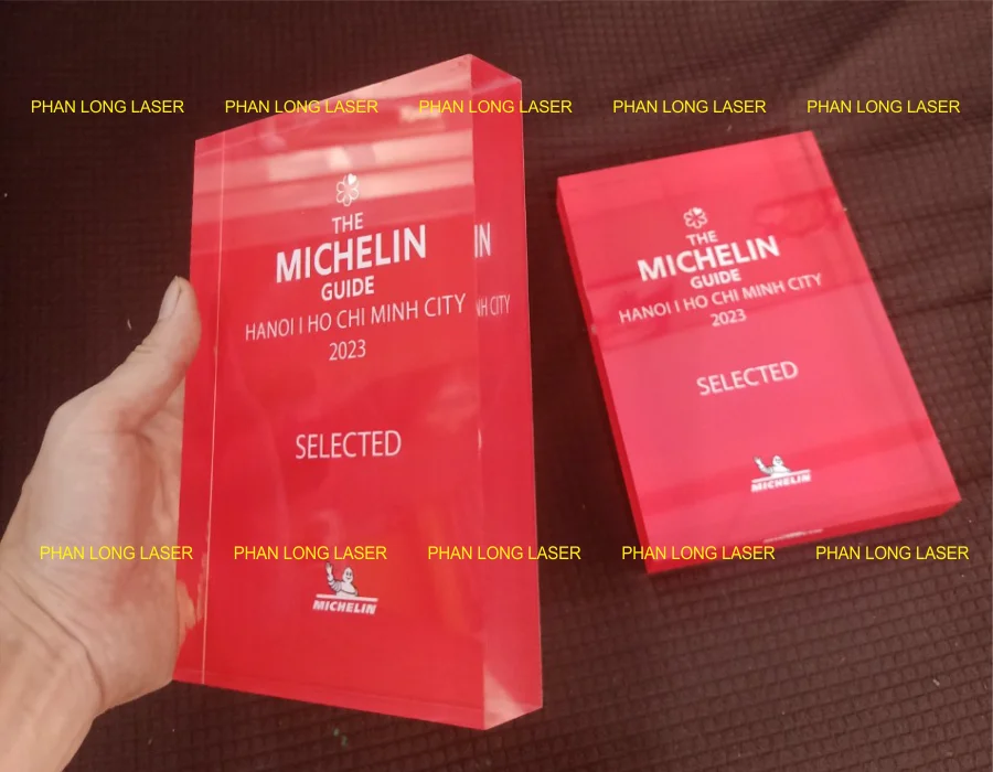 Biểu trưng kỷ niệm chương michelin ẩm thực nhà hàng quán ăn được gia công sản xuất tại Phan Long VN