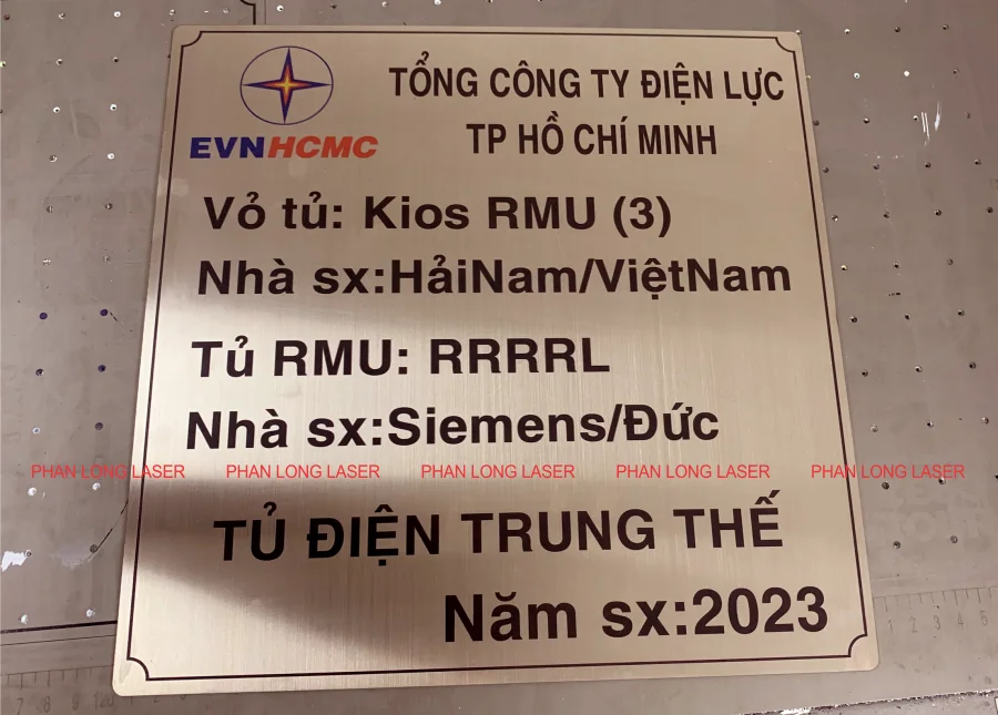 Tem nhãn mác kim loại inox cho tủ điện trung thế công ty điện lực TP Hồ Chí Minh làm bằng inox