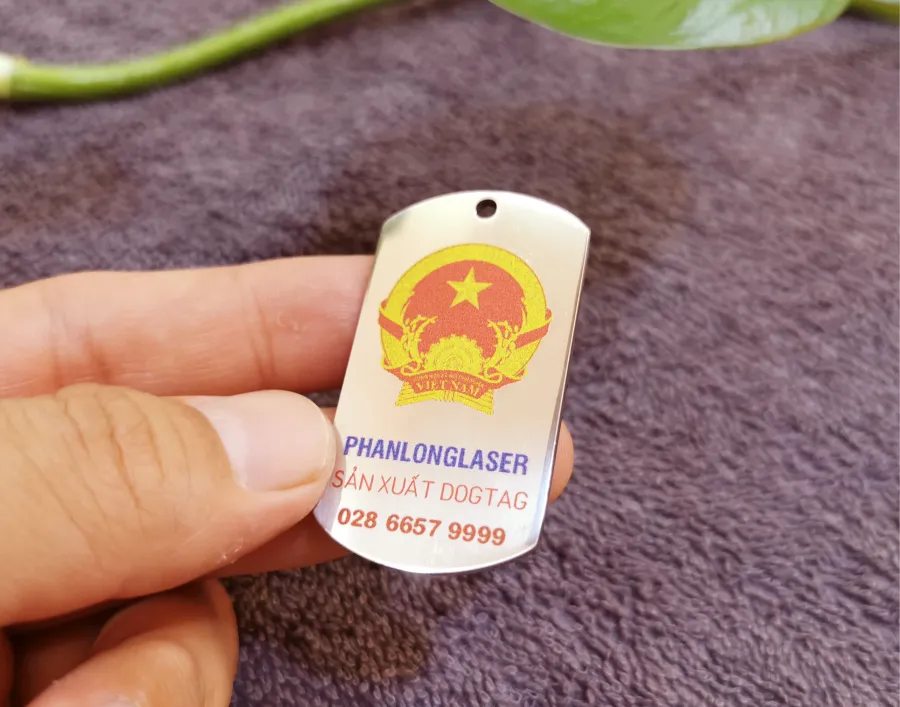 Mặt dây chuyền thẻ bài inox được in màu UV logo quốc huy Việt Nam