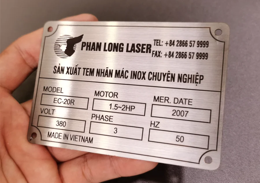 Làm tem nhãn mác kim loại inox cho máy móc công nghiệp khắc thông số kỹ thuật