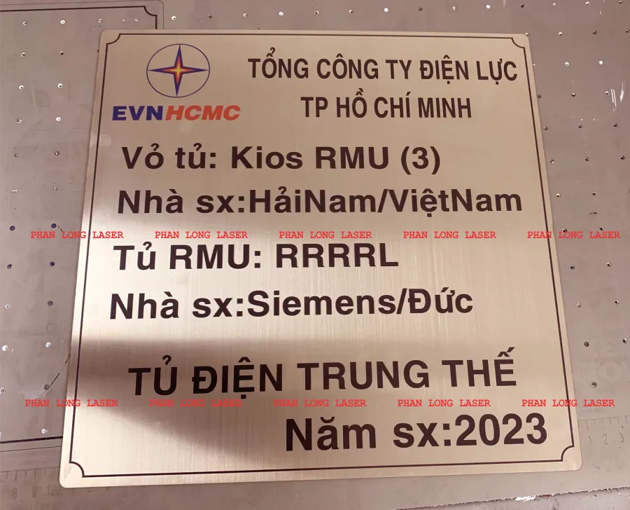 Gia công sản xuất làm tem nhãn mác tủ điện bằng chất liệu kim loại inox 304 316 tại Đồng Nai, Bình Dương, Bình Phước, Bình Thuận, Ninh Thuận, Bà Rịa Vũng Tàu, Khánh Hòa